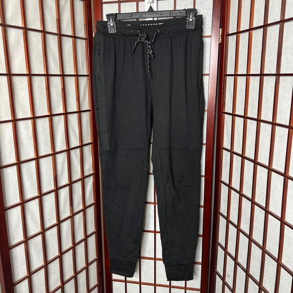 American Eagle Outfitters Pants - Classic solid black joggers w pockets
